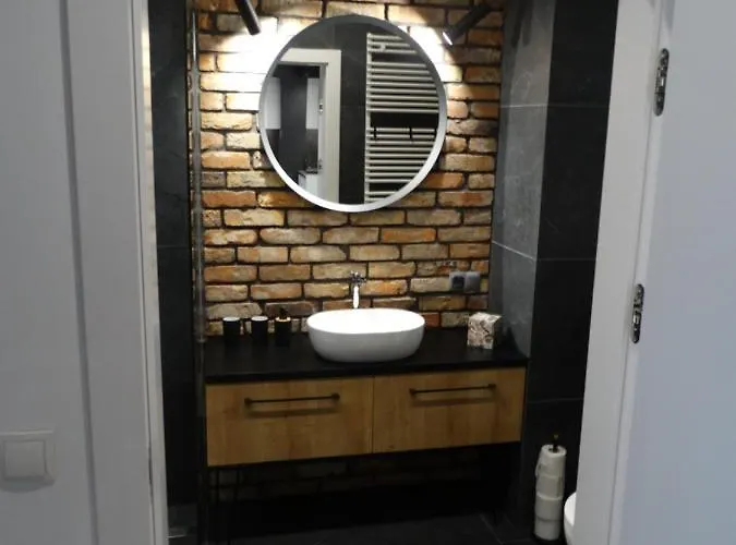 Black&white Bis - Male Garbary 8 Poznań